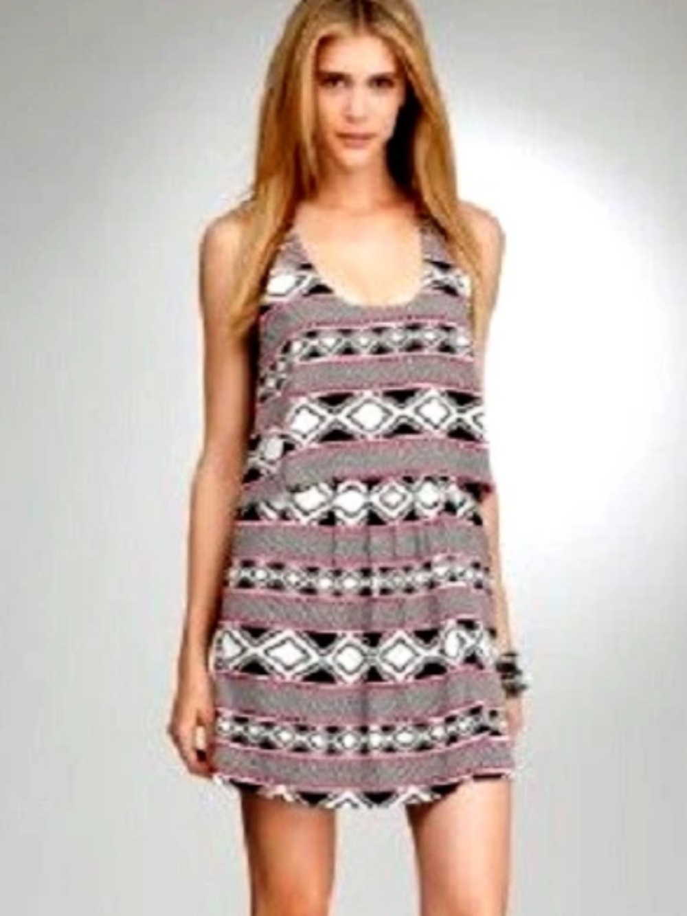 NWT bebe black white pink geo print Colorblock tank top desss
